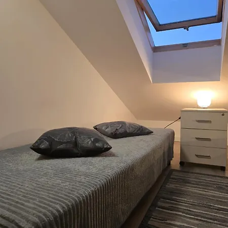 Private With 3 Bed Space , Who Looking For Mind Relax And Freedom Warszawa